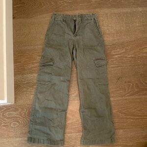 Abercrombie kids green cargo pants 13/14 short